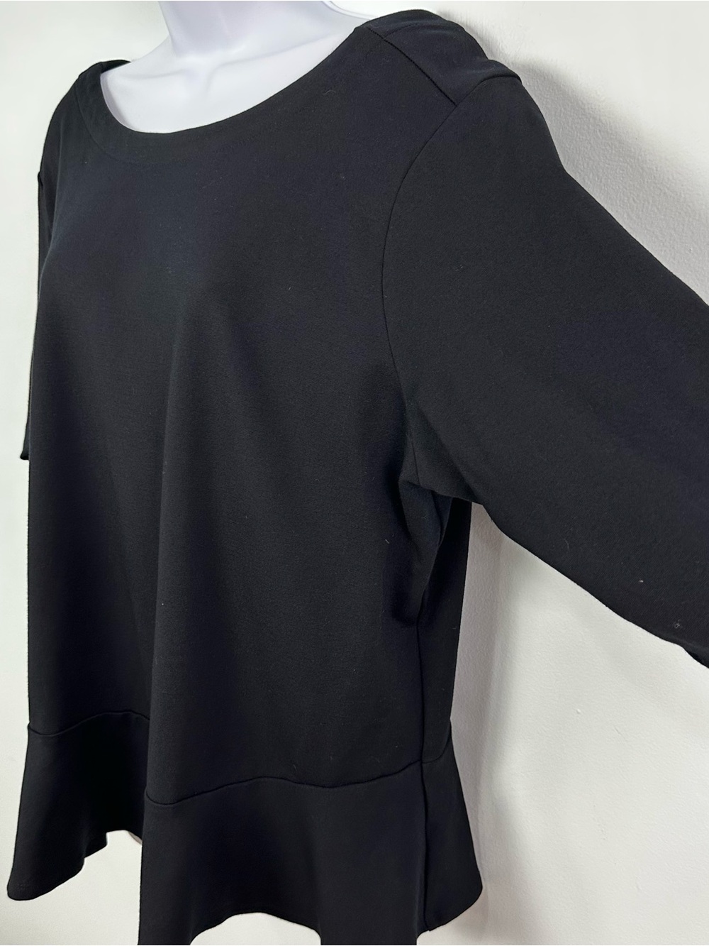 Land's End Size 1X Black Peplum 3/4 Sleeve Knit Round Scoop Neck Top Neutral